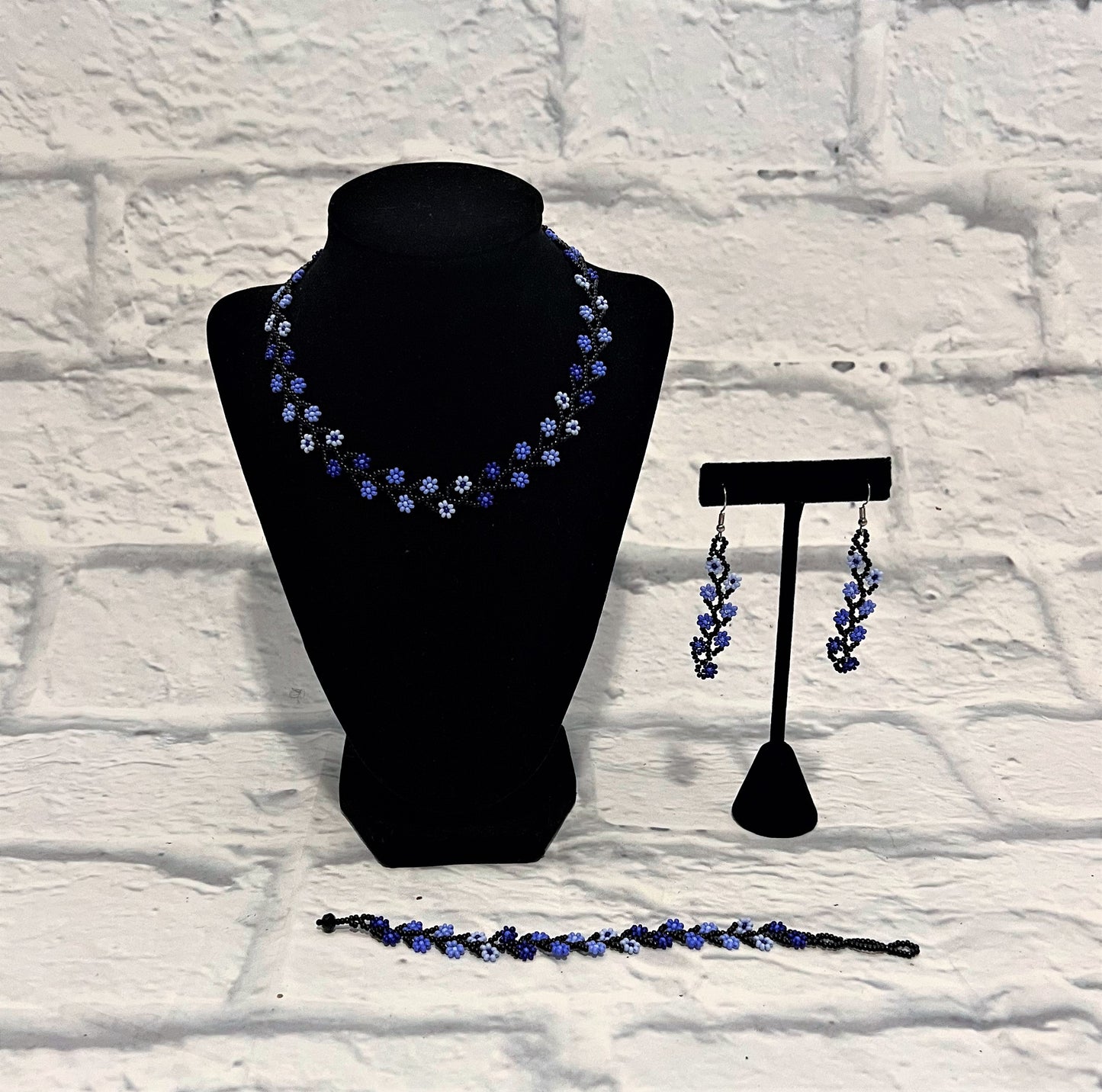 Small flower necklace set