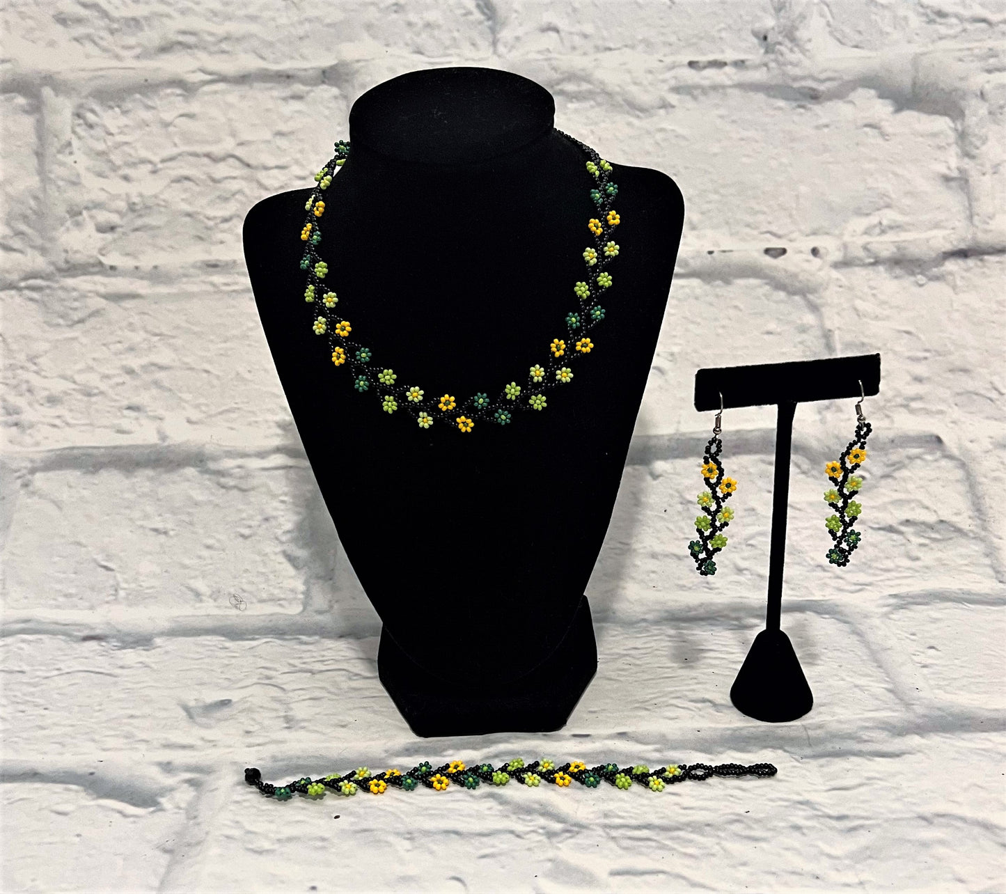 Small flower necklace set